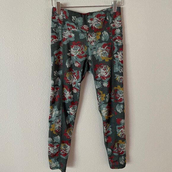 Pro‎ Player Dark Forest Roses Leggings Size S - Picture 2 of 9